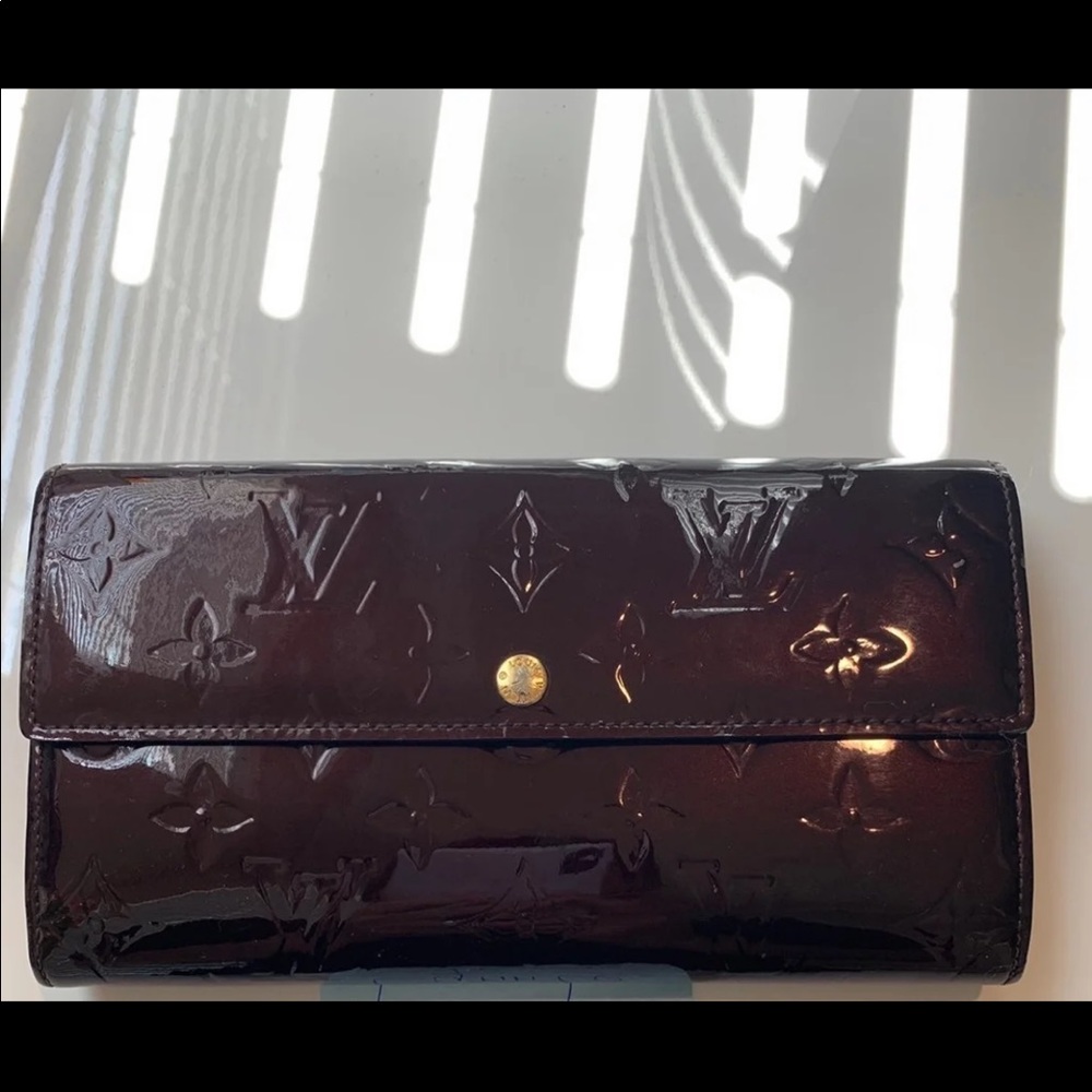 Used Louis Vuitton Sarah Wallet